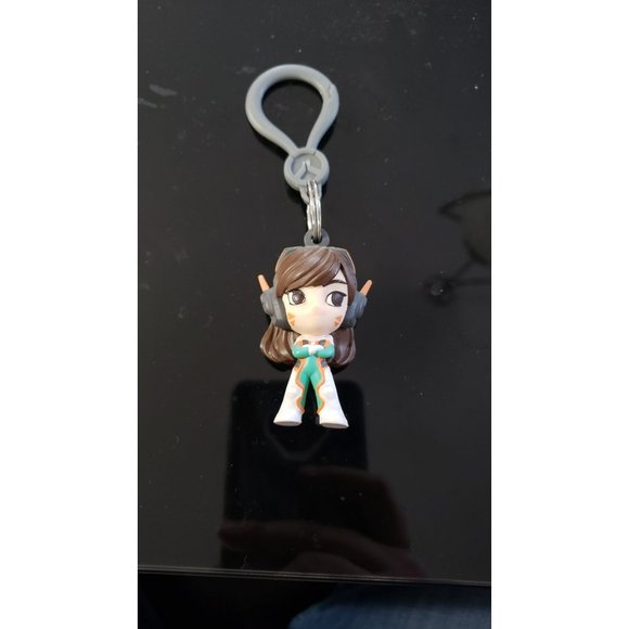 Overwatch D VA Series 2 Backpack Hanger Keychain Blizzard Blizzcon 2018 - Picture 6 of 6